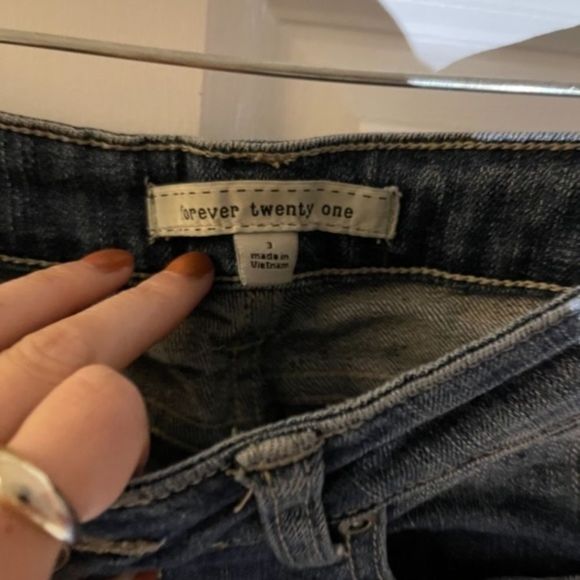 Forever 21 Distressed Ripped Denim Jeans Size 3 - Picture 3 of 5